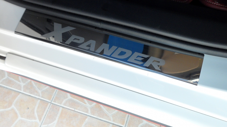 ชุดแต่ง ชุดแต่ง Xpander ชายบันไดสแตนเลส