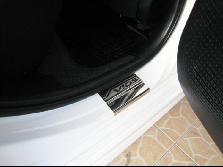 ชุดแต่ง ชายบันไดสแตนเลส Vios2013