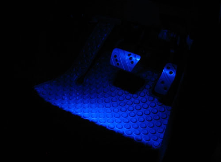 ชุดแต่ง ไฟส่องเท้า