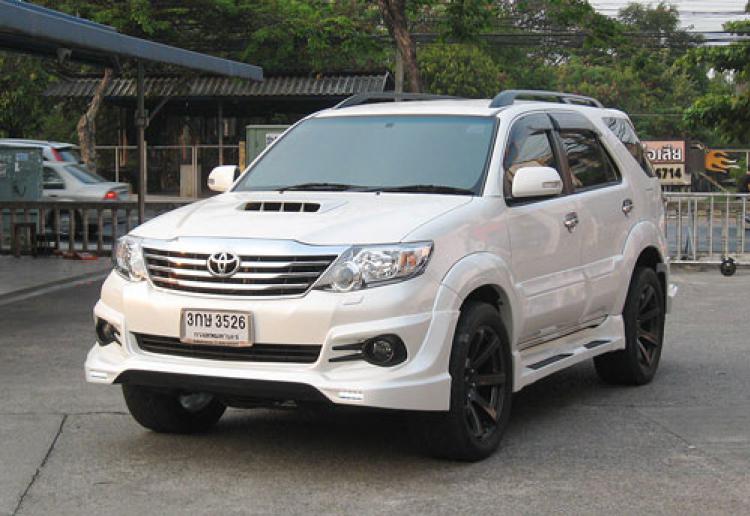 มาใหม่..ชุดแต่งFortuner 2012 V2