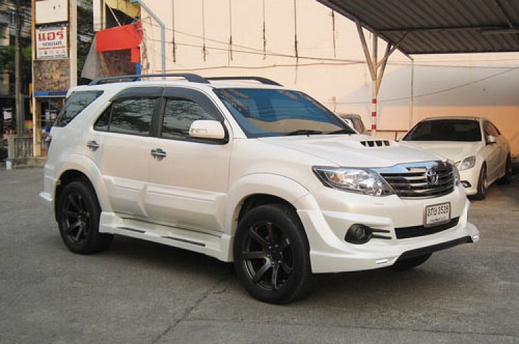 ชุดแต่ง มาใหม่..ชุดแต่งFortuner 2012 V2