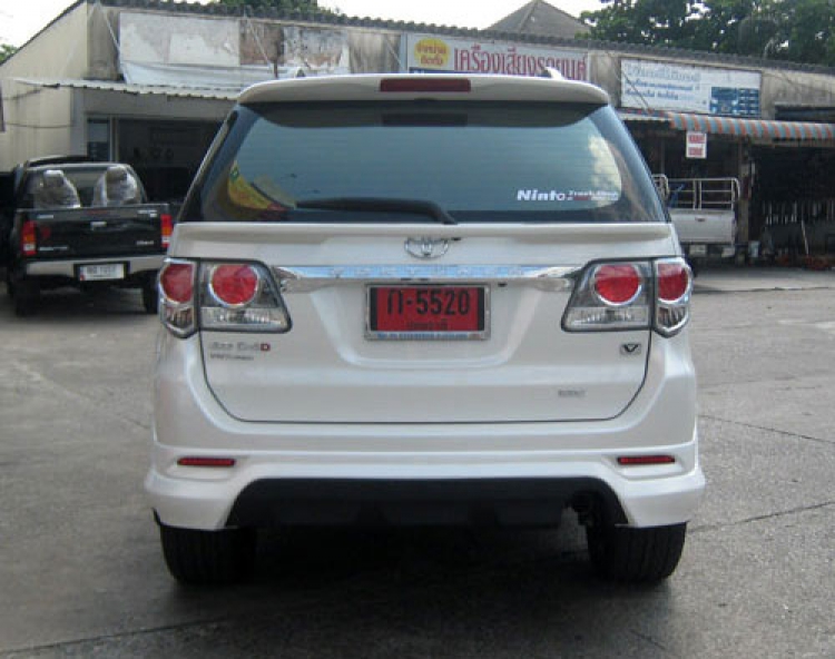 ชุดแต่ง ชุดแต่ง Fortuner 2012 V1