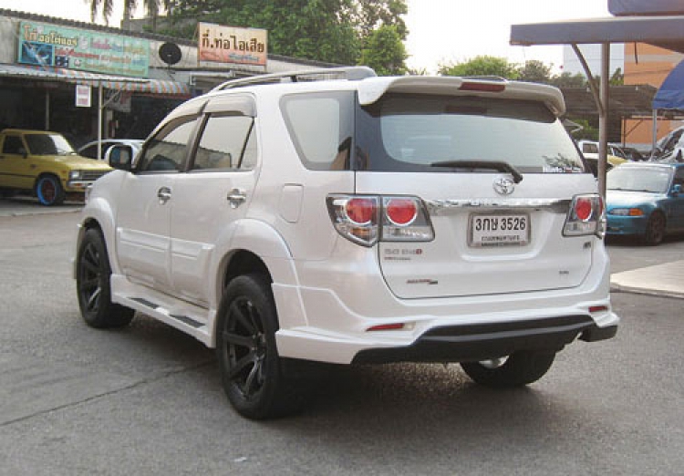 ชุดแต่ง มาใหม่..ชุดแต่งFortuner 2012 V2