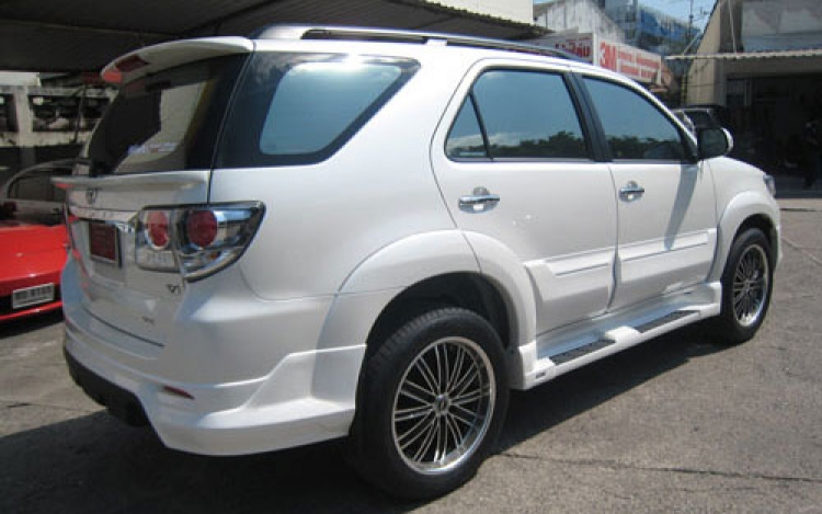 ชุดแต่ง ชุดแต่ง Fortuner 2012 V1