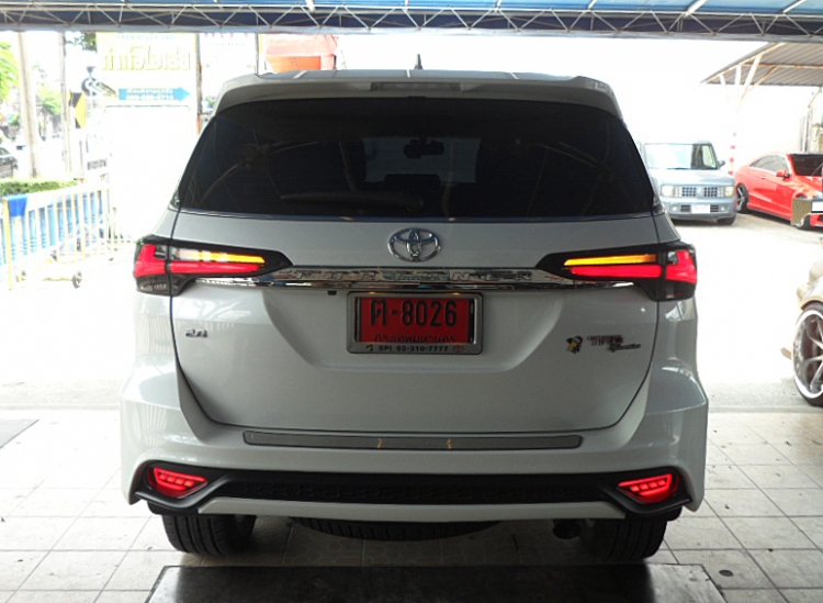 ชุดแต่ง ชุดแต่ง Fortuner 2015-2020 ไฟท้ายแต่ง Lexus Style