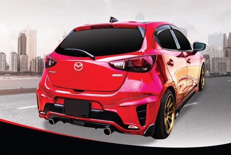 ชุดแต่ง ชุดแต่ง Mazda2 2015-2019 Redline 5ประตู