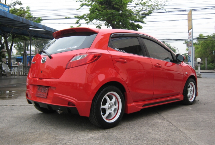 ชุดแต่ง ชุดแต่ง Mazda2 2009-2013 5ประตู สปอยเลอร์ ทรงห้าง