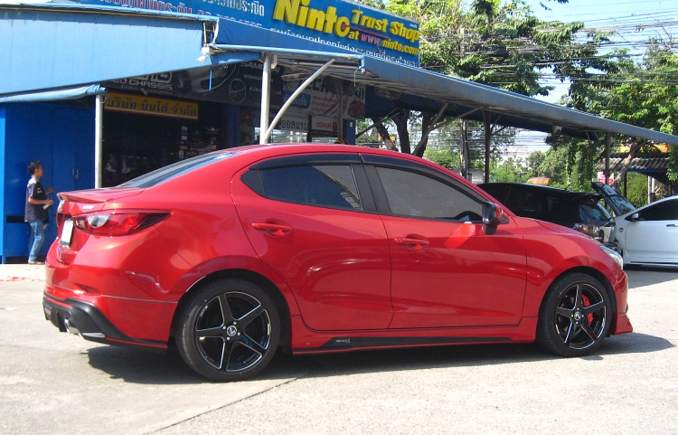 ชุดแต่ง ชุดแต่ง Mazda2 2015-2019 Drive68 4และ5ประตู