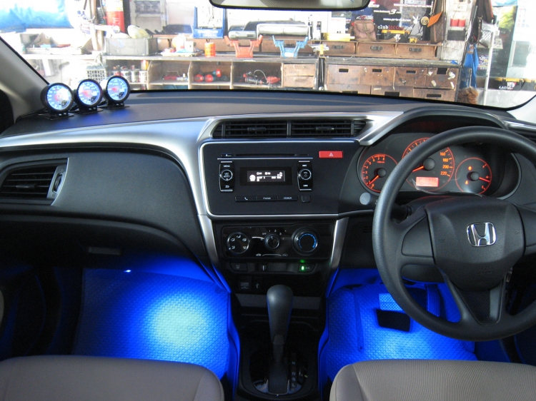 ชุดแต่ง ชุดแต่ง City 2014-2019 ไฟส่องเท้า ไฟรูกูญแจ ชายบันไดมีไฟ