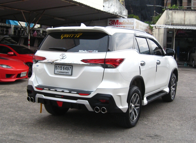 ชุดแต่ง ชุดแต่ง Fortuner 2015-2020 กันรอยกันชนท้าย