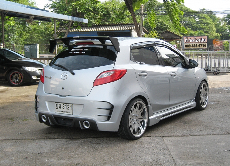 ชุดแต่ง ชุดแต่ง Mazda2 2009-2013 5ประตู R8