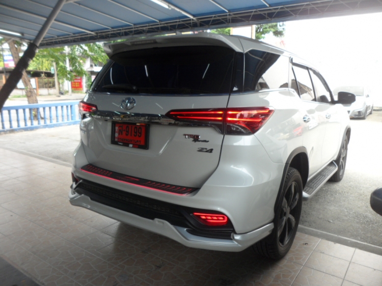ชุดแต่ง ชุดแต่ง Fortuner 2015-2020 ไฟท้ายแต่ง Lexus Style