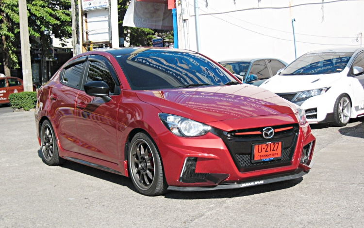 ชุดแต่ง ชุดแต่ง Mazda2 2015-2019 Aventador