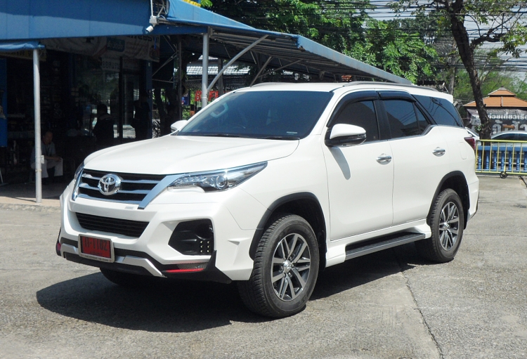 ชุดแต่ง ชุดแต่ง Fortuner 2015-2020 รุ่น Vazooma X
