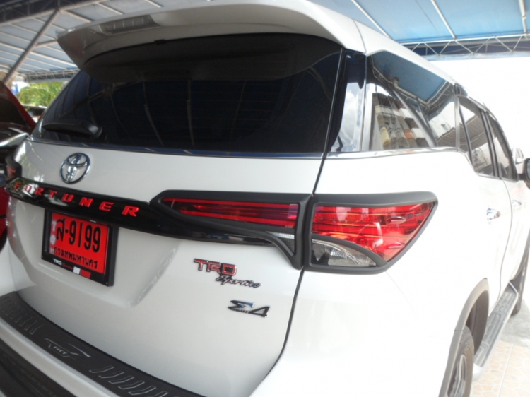 ชุดแต่ง ชุดแต่ง Fortuner 2015-2020 ครอบไฟหน้า-ไฟท้าย