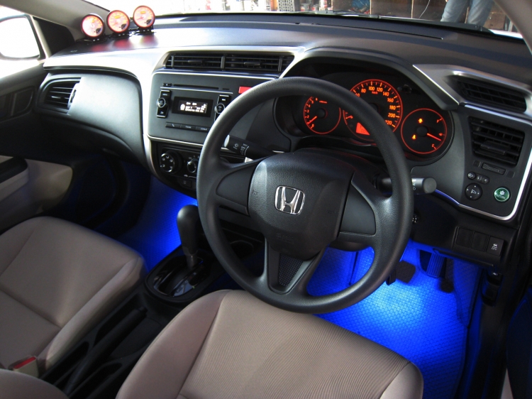 ชุดแต่ง ชุดแต่ง City 2014-2019 ไฟส่องเท้า ไฟรูกูญแจ ชายบันไดมีไฟ