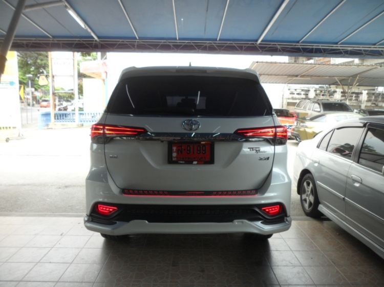 ชุดแต่ง ชุดแต่ง Fortuner 2015-2020 ไฟท้ายแต่ง Lexus Style