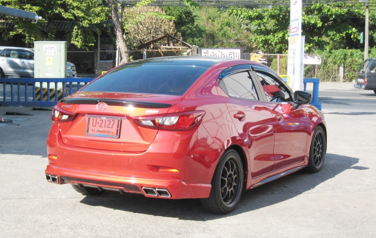 ชุดแต่ง ชุดแต่ง Mazda2 2015-2019 Aventador