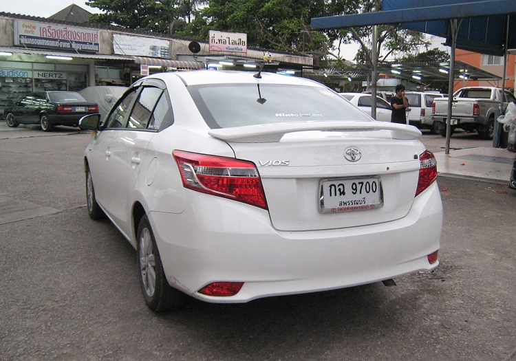 ชุดแต่ง ชุดแต่ง Vios2013-2016 สปอยเลอร์มีไฟเบรค