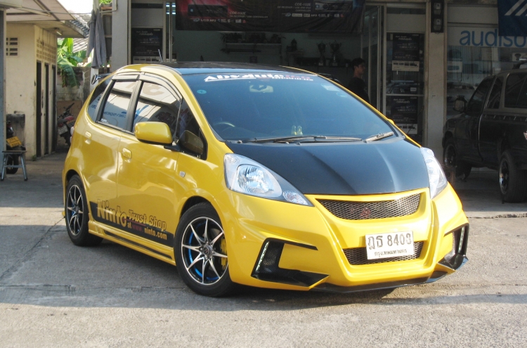 ชุดแต่ง ชุดแต่ง Jazz GE 2008-2013 รุ่น Aventador
