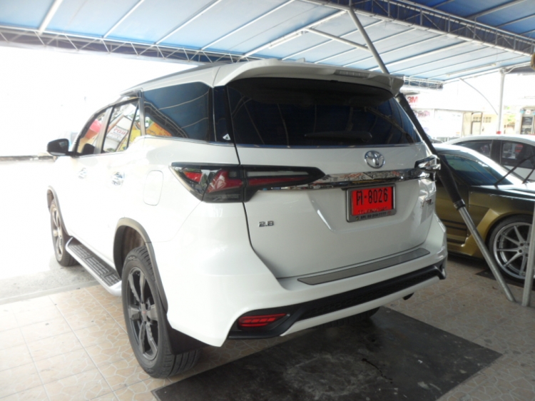 ชุดแต่ง ชุดแต่ง Fortuner 2015-2020 ไฟท้ายแต่ง Lexus Style