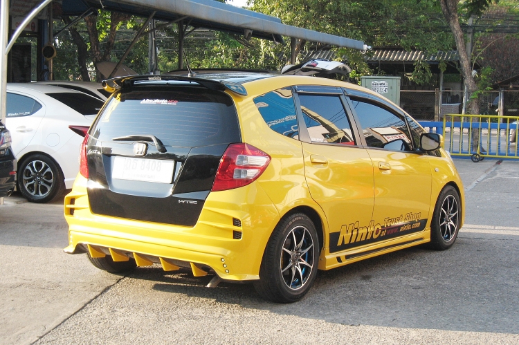 ชุดแต่ง ชุดแต่ง Jazz GE 2008-2013 รุ่น Aventador