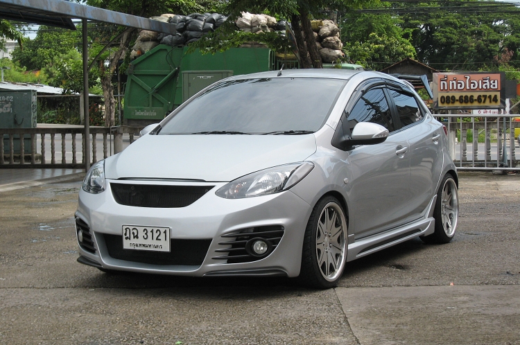 ชุดแต่ง ชุดแต่ง Mazda2 2009-2013 5ประตู R8