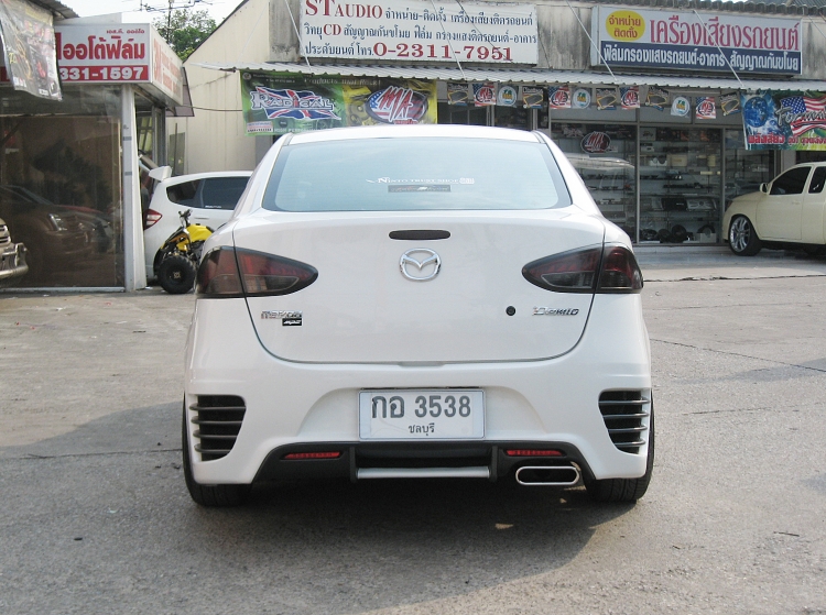 ชุดแต่ง ชุดแต่ง Mazda2 2009-2013 R8