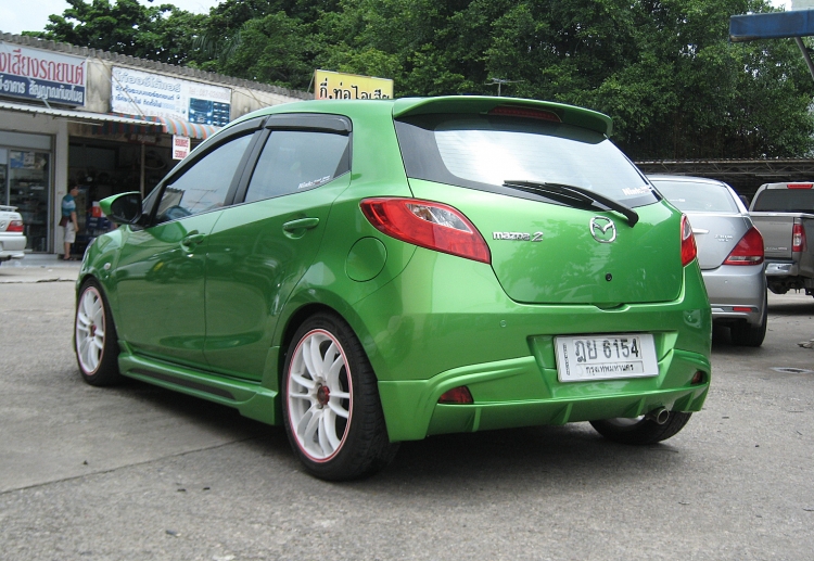 ชุดแต่ง ชุดแต่ง Mazda2 2009-2013 5ประตู สปอยเลอร์ ทรงห้าง