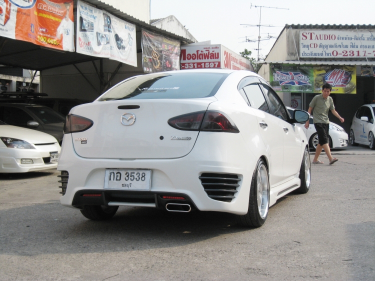 ชุดแต่ง ชุดแต่ง Mazda2 2009-2013 R8