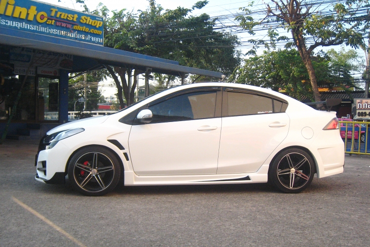 ชุดแต่ง ชุดแต่ง Mazda2 2009-2013 Type R