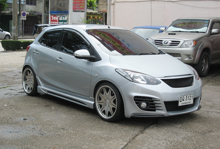 ชุดแต่ง ชุดแต่ง Mazda2 2009-2013 5ประตู R8