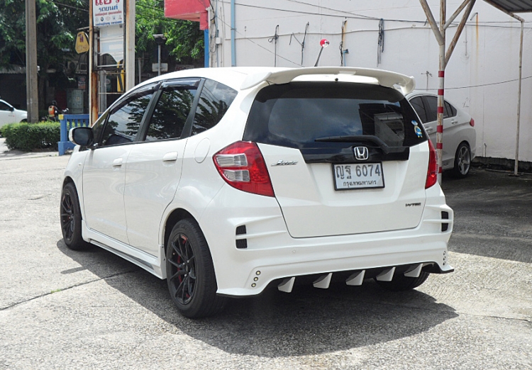 ชุดแต่ง ชุดแต่ง Jazz GE 2008-2013 รุ่น Aventador