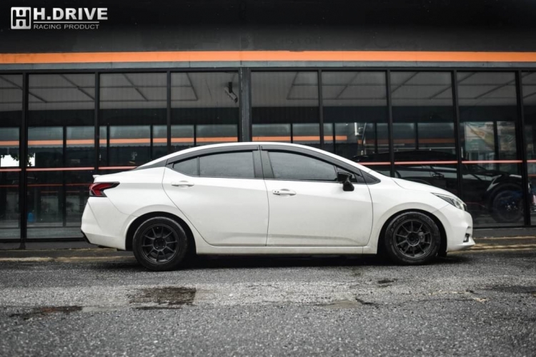 ชุดแต่ง ชุดแต่ง Almera 2020 โช๊คสตรัทปรับเกรียว H-Drive
